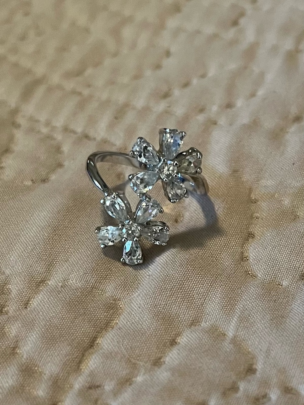 Elegant Double Flower Crystal Ring - Silver Tone